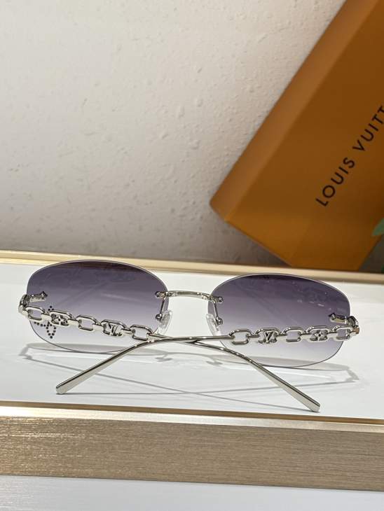 Picture of Louis Vuitton Sunglasses _SKUfw76146088fw